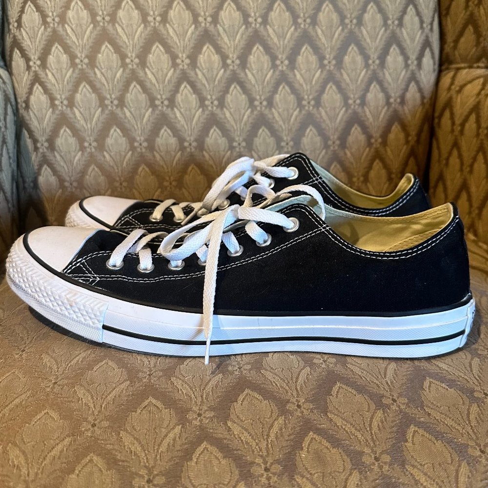 Converse Black Low Top Chuck Taylor All Star Classic - Men's Size 12